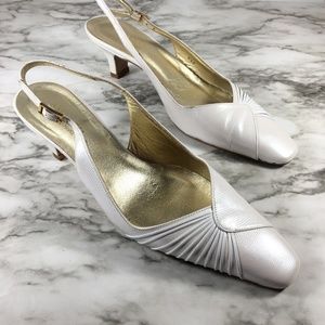 Amalfi by Rangoni Square Toe White Bridal Heel 6.5